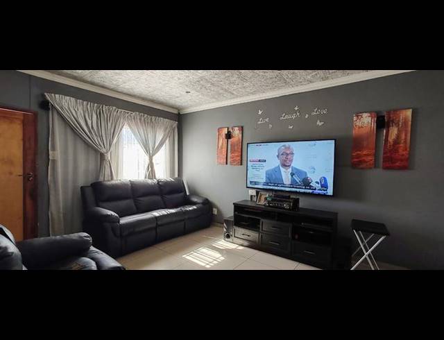 2 BEDROOM HOUSE FOR SALE IN ELANDSPOORT